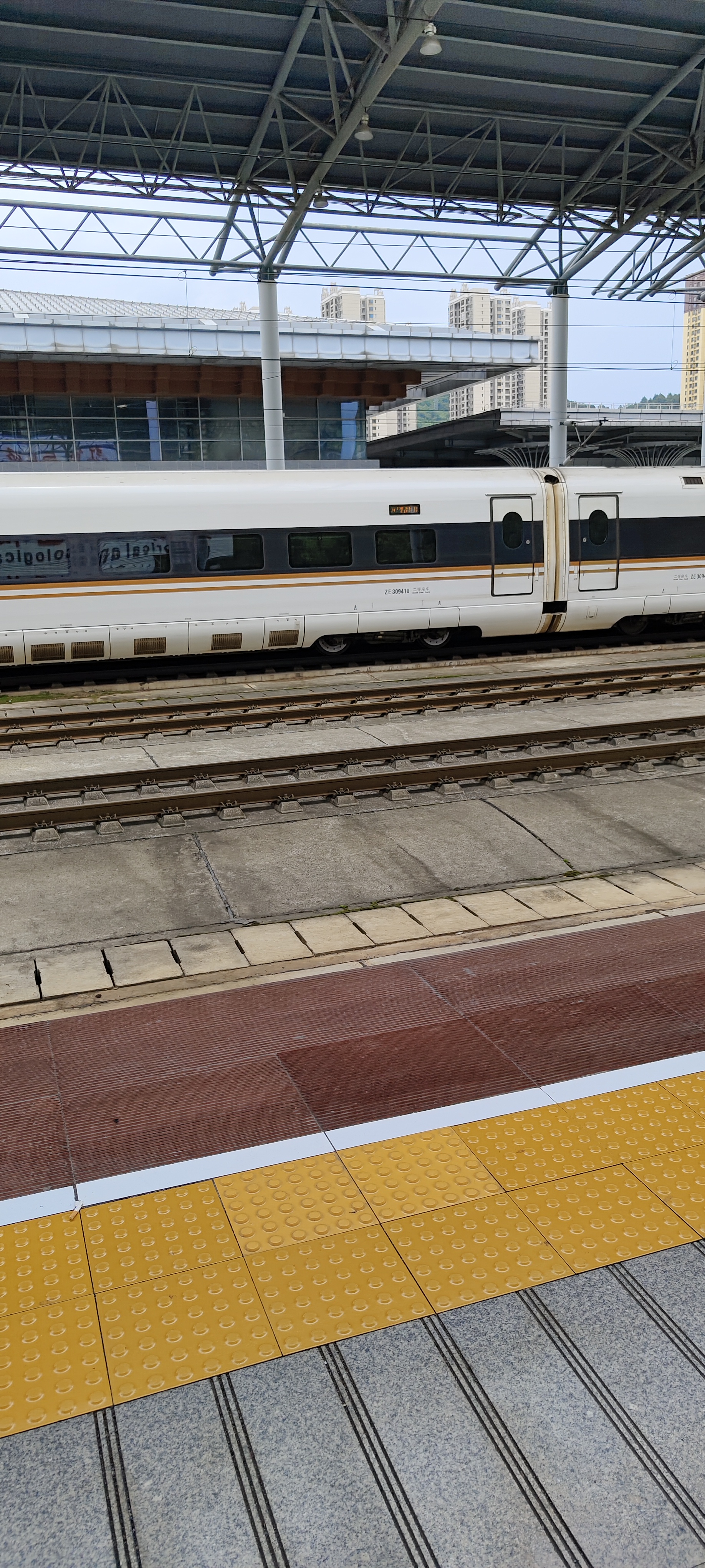 请输入图片描述