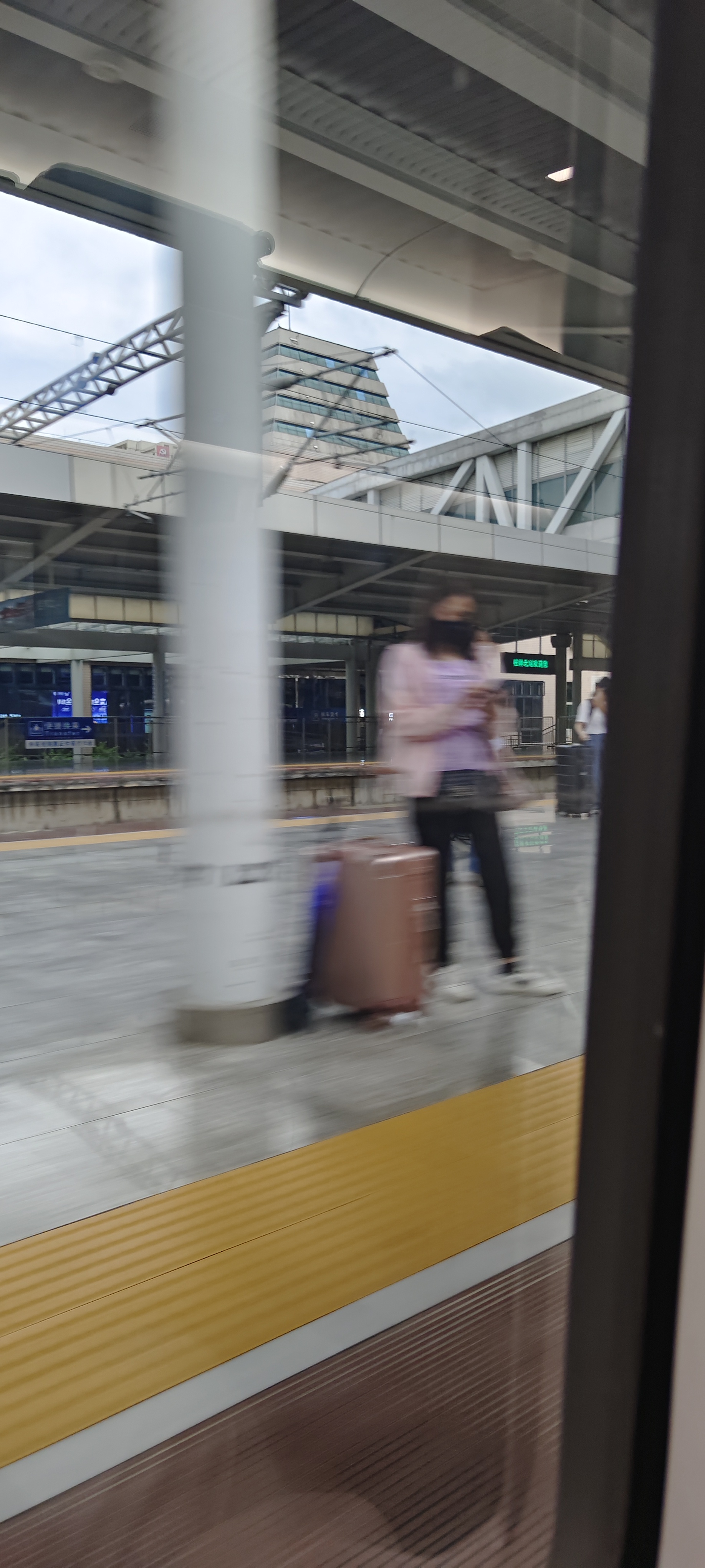 请输入图片描述