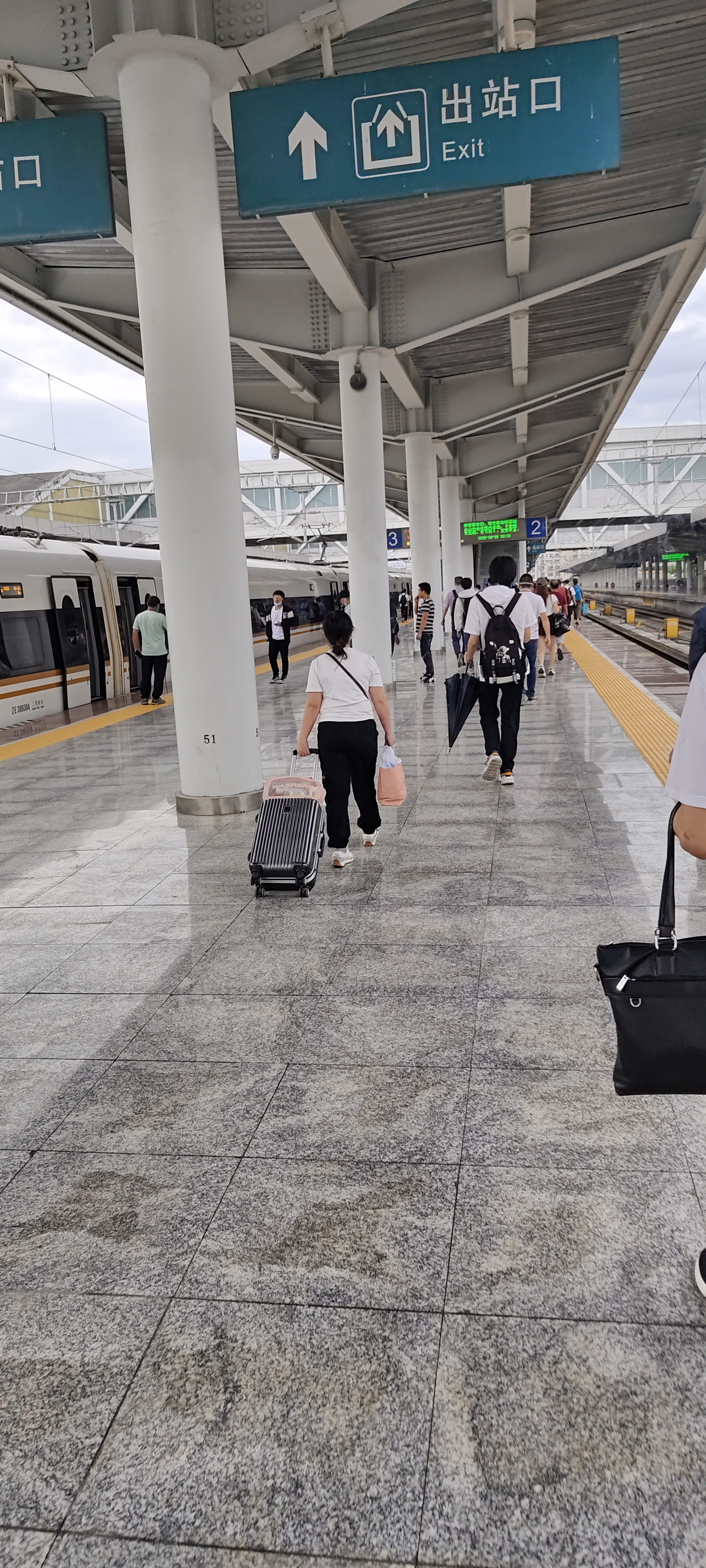 请输入图片描述