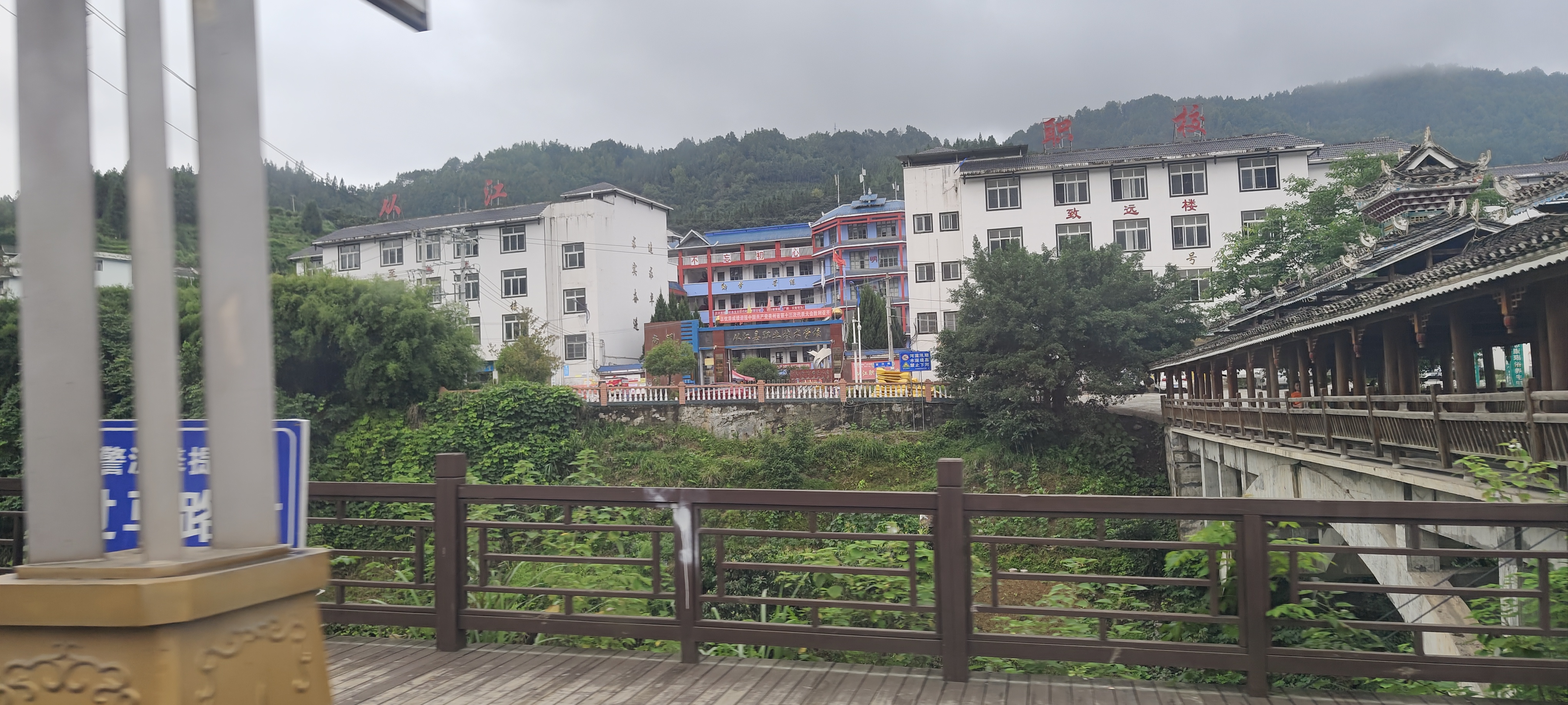 请输入图片描述