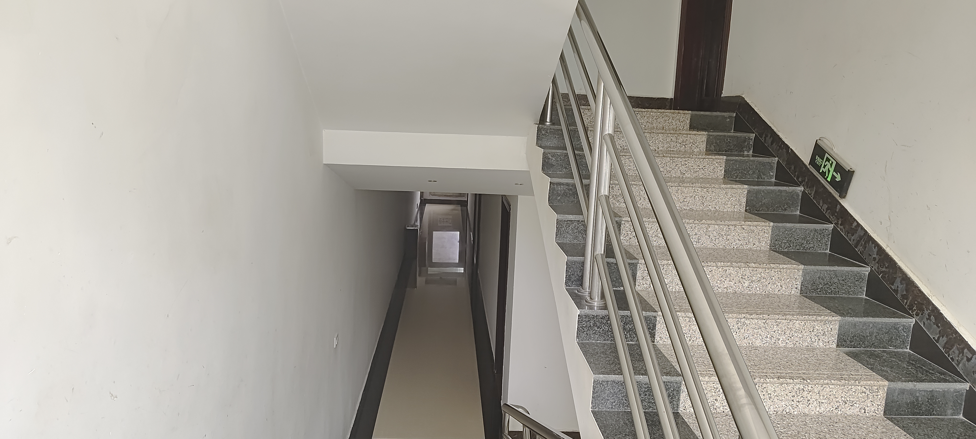 请输入图片描述