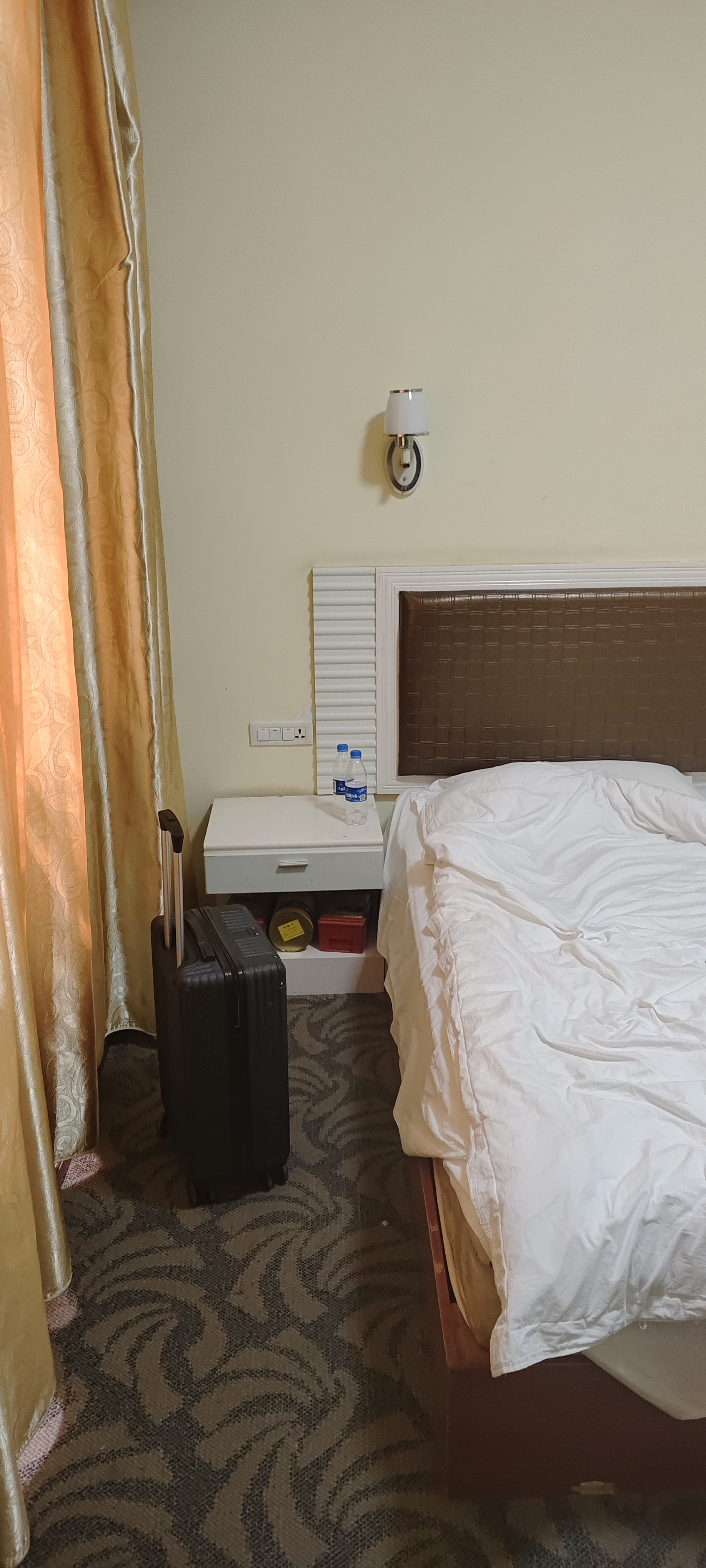 请输入图片描述