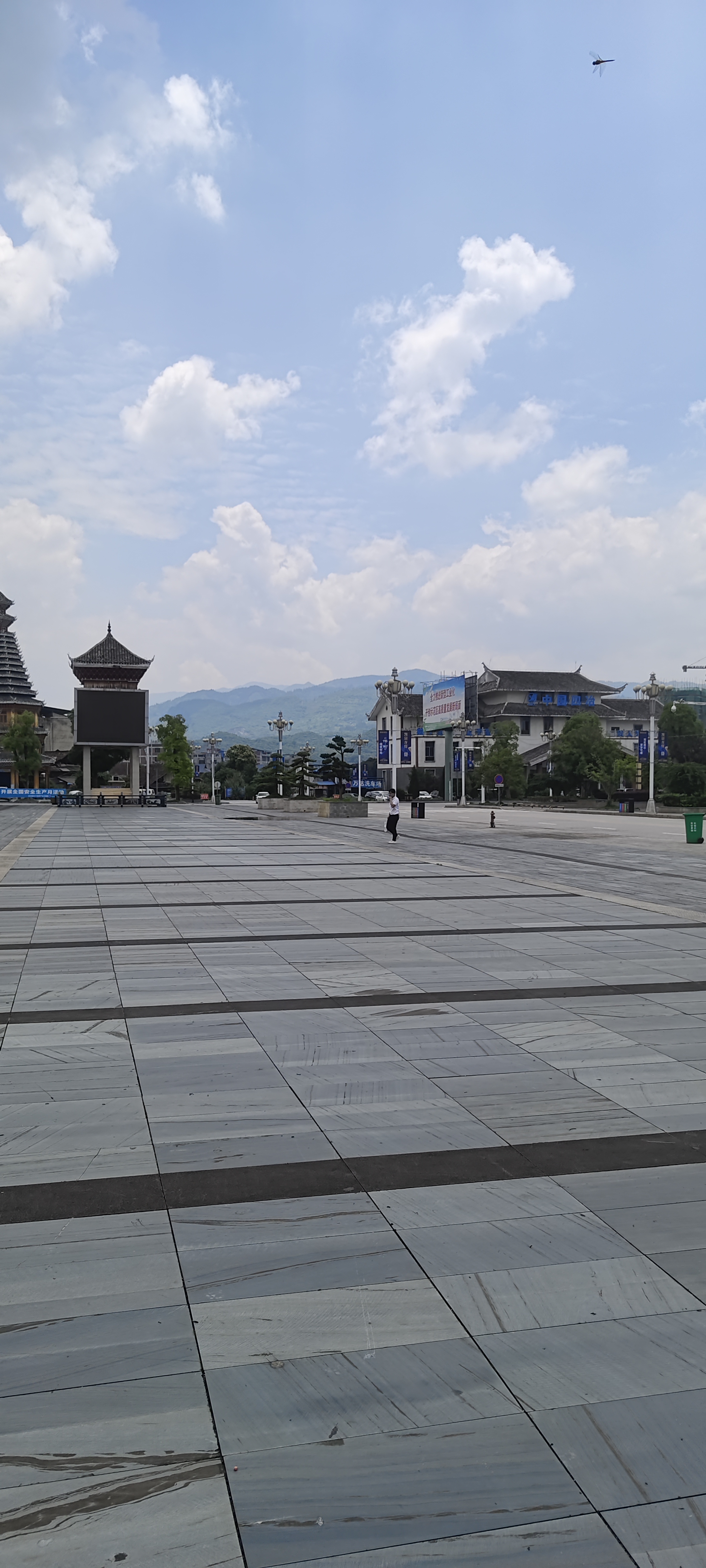 请输入图片描述