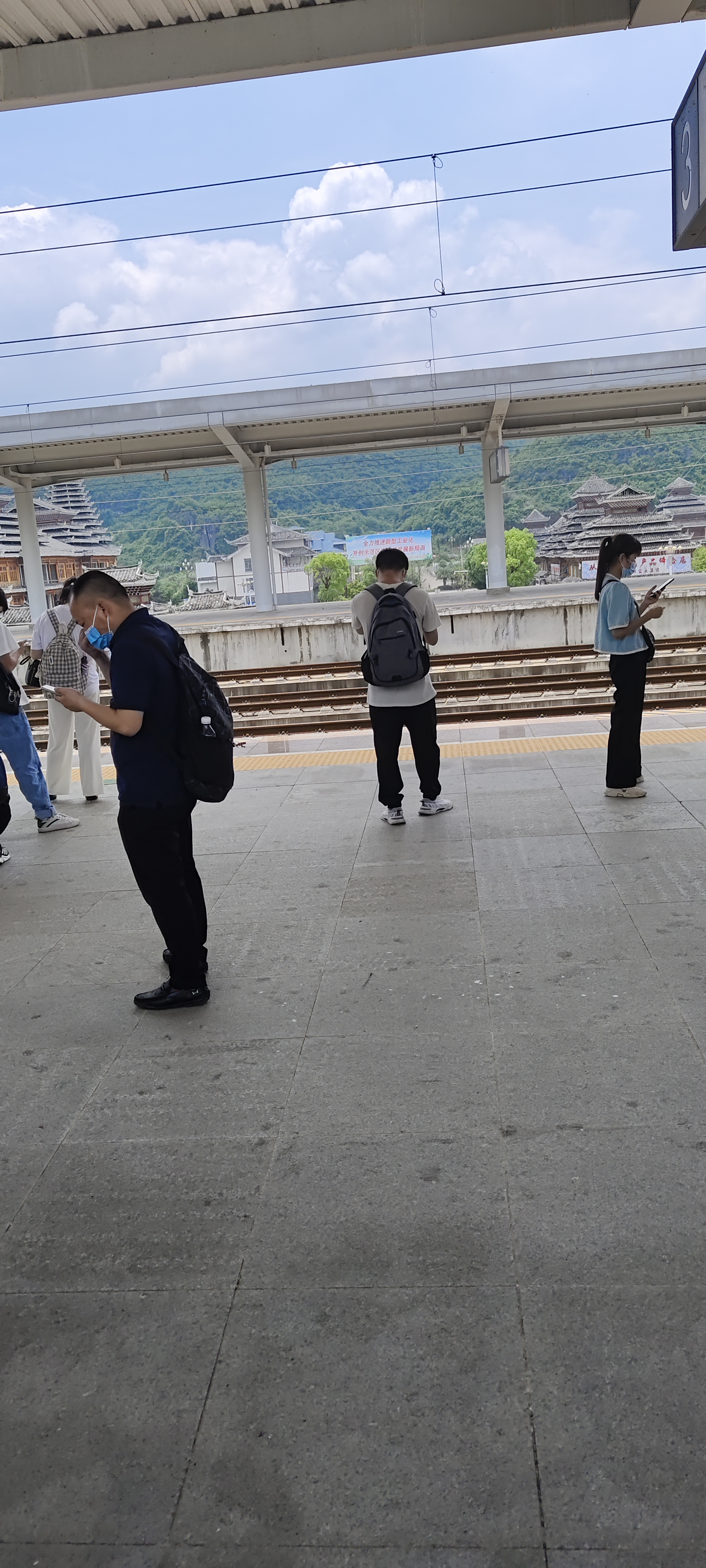 请输入图片描述