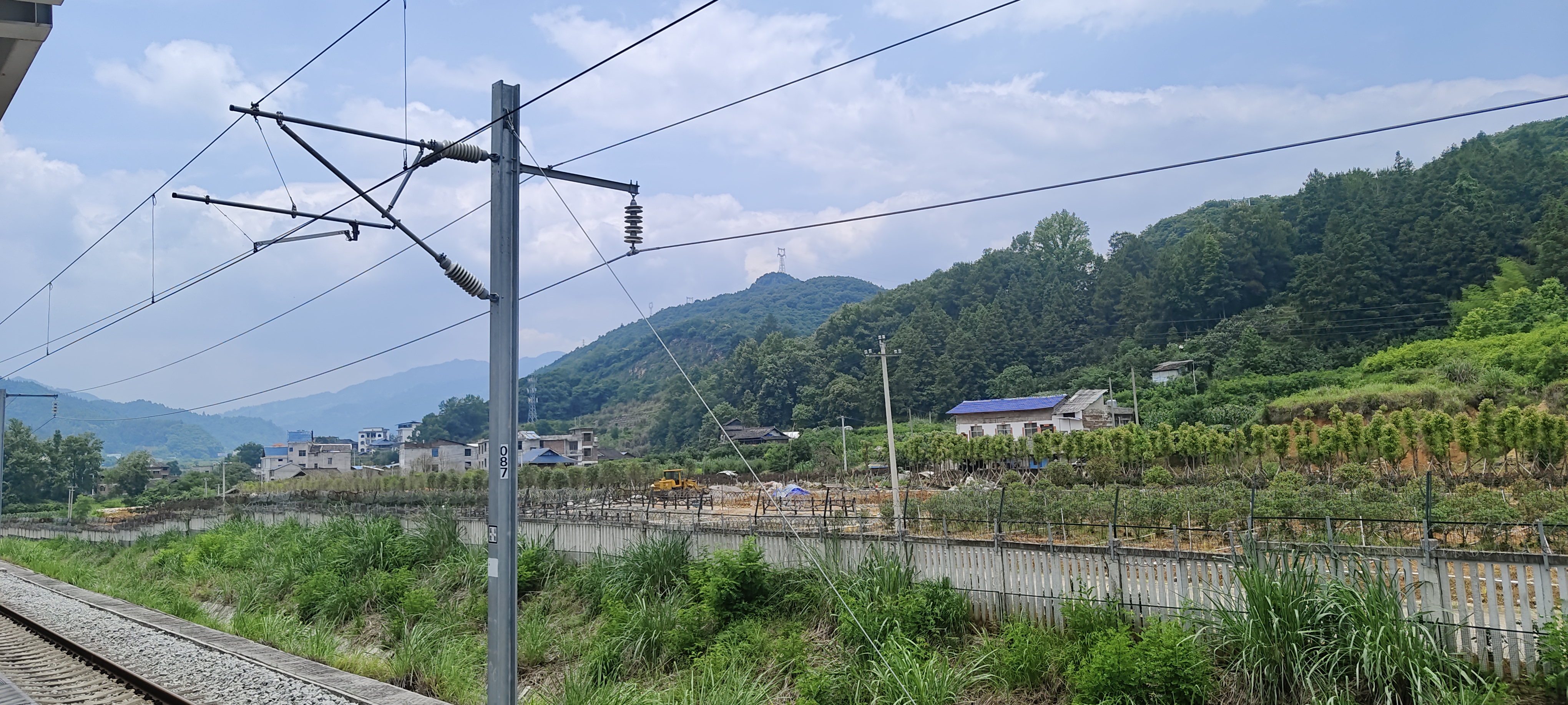 请输入图片描述