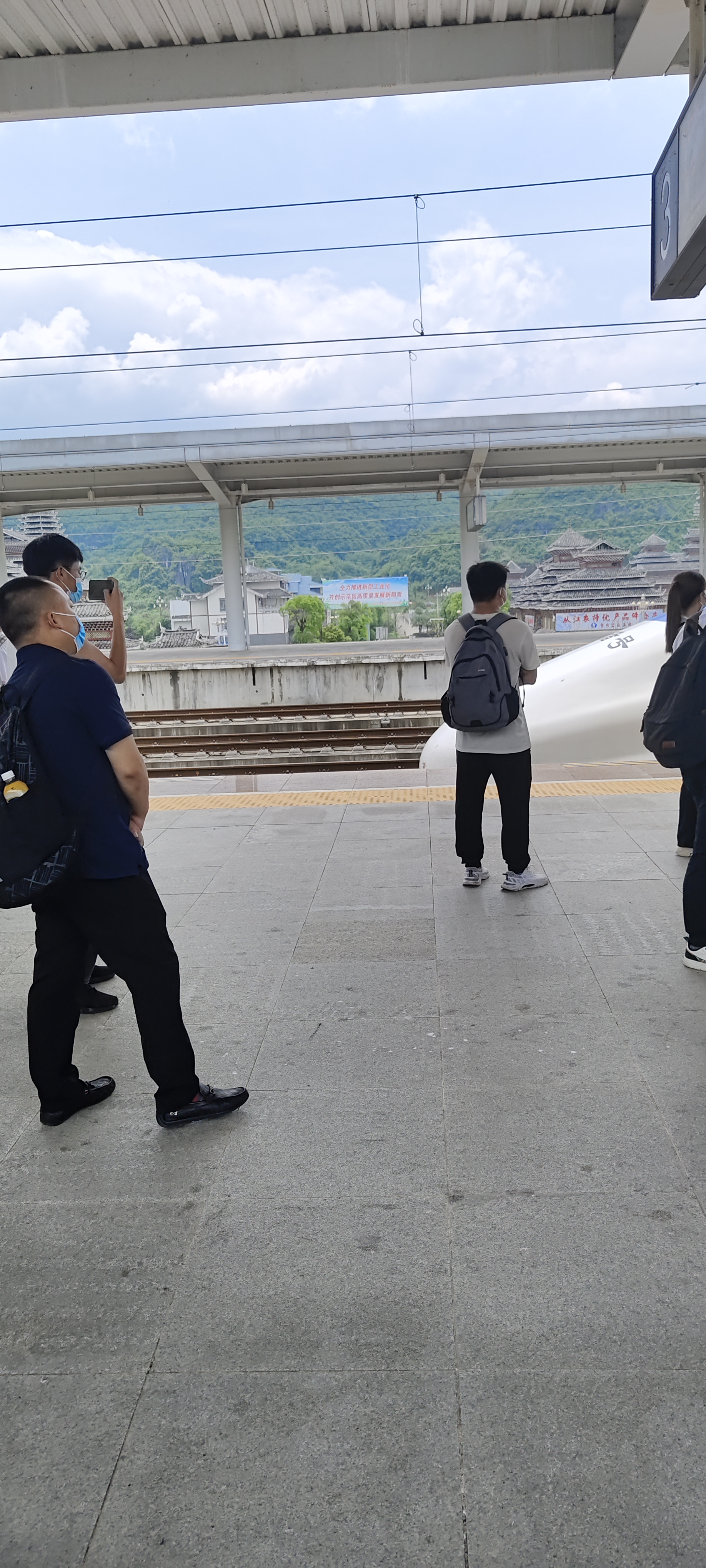 请输入图片描述